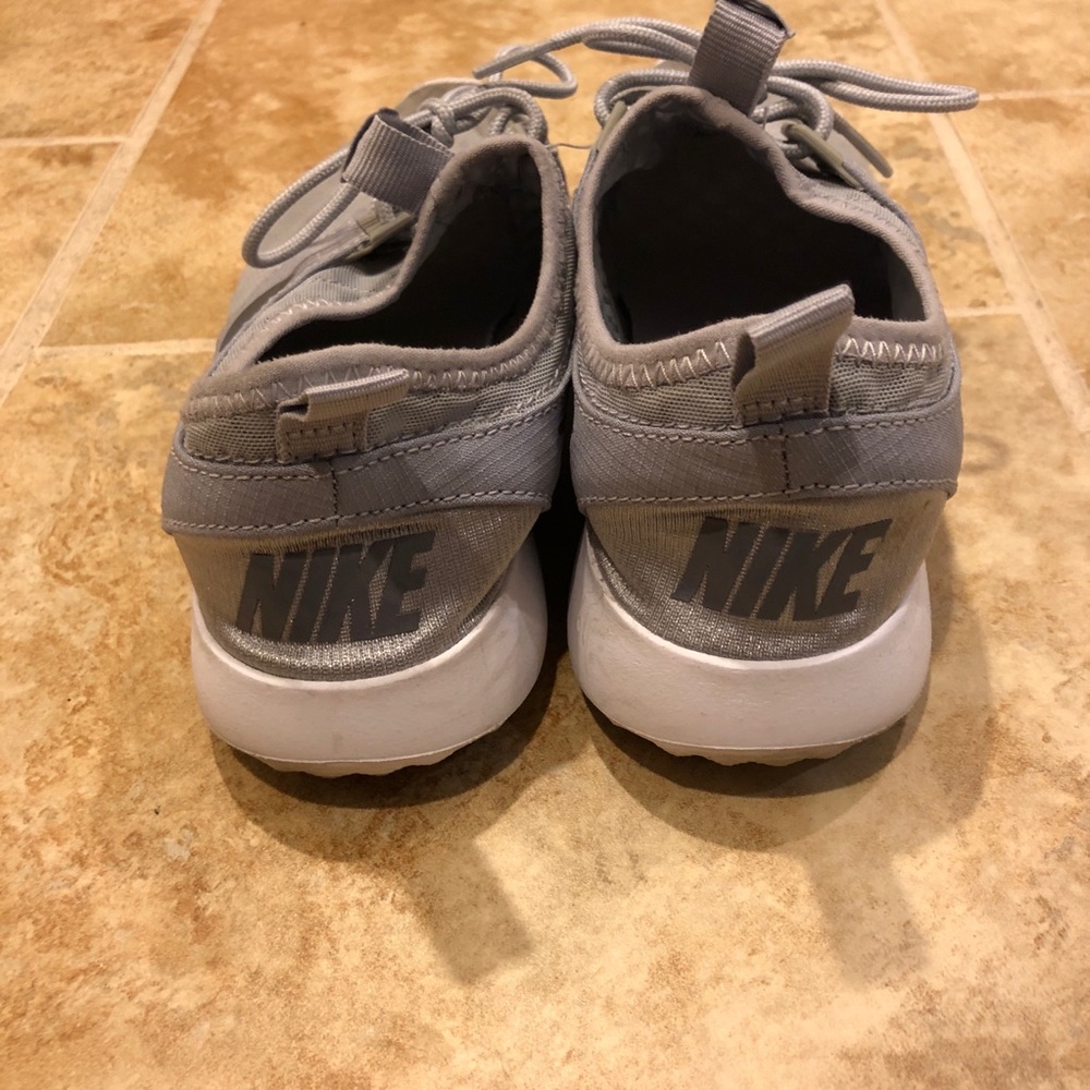 Nike Juvante shoes // size 7.5 W